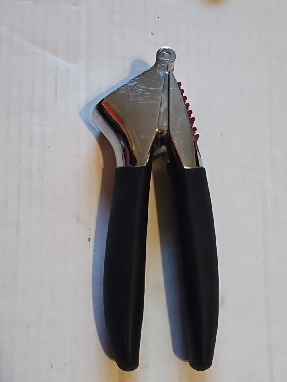 Kitchen Gadget Set with White Citrus Juicer and Garlic Press - Picture 6 of 10